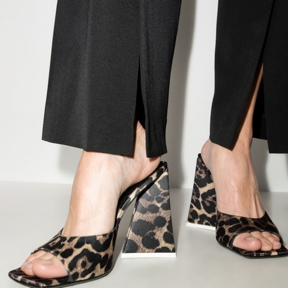 NEW ATTICO ANIMAL PRINT SZ 9.5